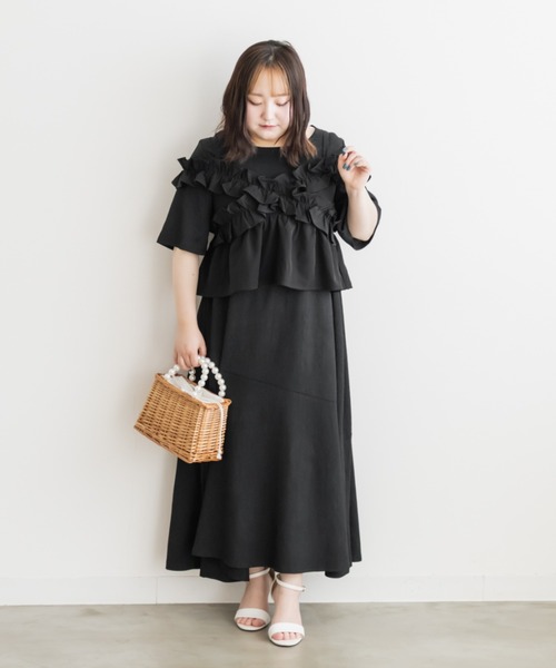 CLETTE(クレット)の「フリルビスチェセットワンピース(ワンピース・レディース・チャコールグレー/ネイビー/ブラック・LL/3L/4L)」の5枚目の写真