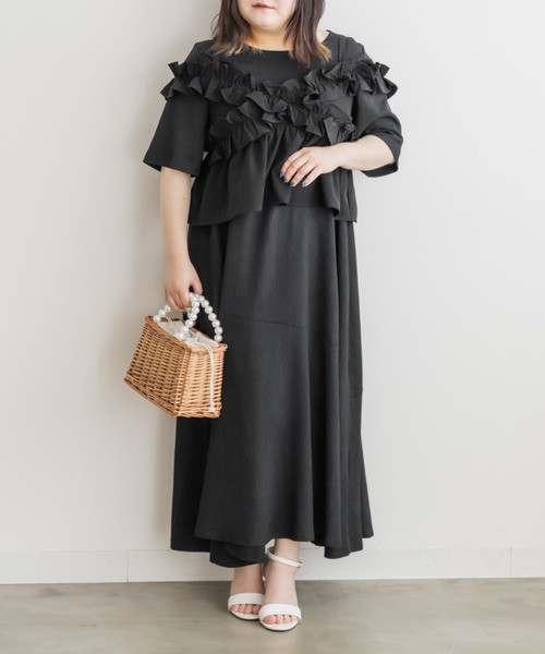 CLETTE(クレット)の「フリルビスチェセットワンピース(ワンピース・レディース・チャコールグレー/ネイビー/ブラック・LL/3L/4L)」の4枚目の写真
