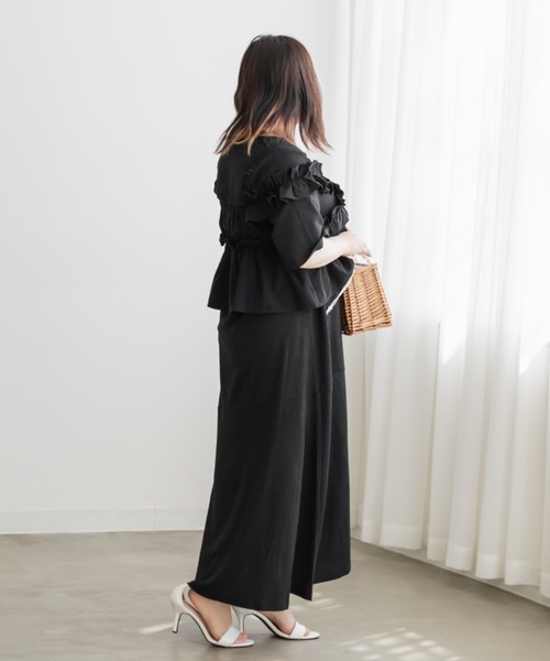 CLETTE(クレット)の「フリルビスチェセットワンピース(ワンピース・レディース・チャコールグレー/ネイビー/ブラック・LL/3L/4L)」の6枚目の写真