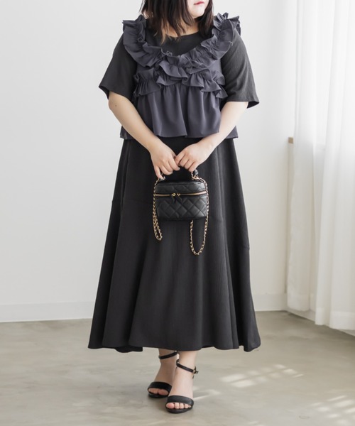 CLETTE(クレット)の「フリルビスチェセットワンピース(ワンピース・レディース・チャコールグレー/ネイビー/ブラック・LL/3L/4L)」の10枚目の写真