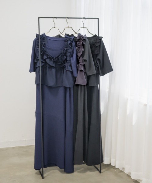 CLETTE(クレット)の「フリルビスチェセットワンピース(ワンピース・レディース・チャコールグレー/ネイビー/ブラック・LL/3L/4L)」の8枚目の写真