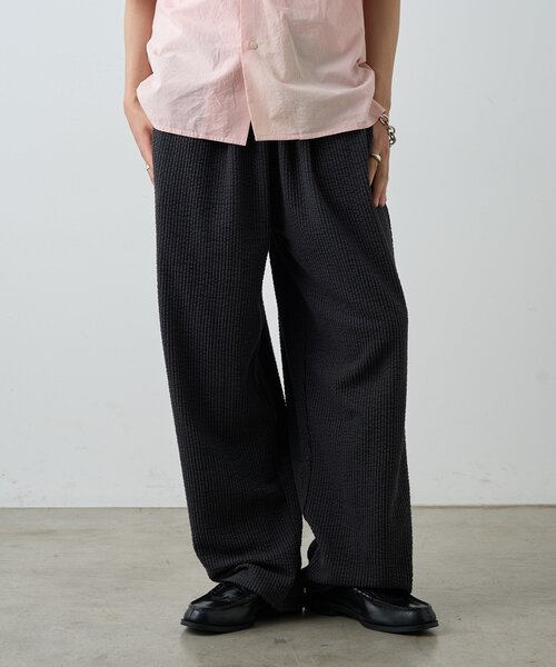 WHIMSIC(ウィムジック)の「【UNISEX/SETUP対応】ストレッチシアサッカーイージーパンツ(その他パンツ・レディース・グレイッシュベージュ/チャコールグレー・FREE)」の10枚目の写真