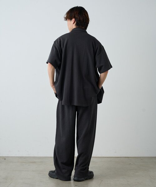 WHIMSIC(ウィムジック)の「【UNISEX/SETUP対応】ストレッチシアサッカーイージーパンツ(その他パンツ・レディース・グレイッシュベージュ/チャコールグレー・FREE)」の18枚目の写真
