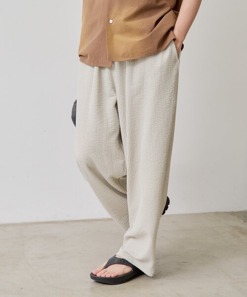 WHIMSIC(ウィムジック)の「【UNISEX/SETUP対応】ストレッチシアサッカーイージーパンツ(その他パンツ・レディース・グレイッシュベージュ/チャコールグレー・FREE)」の22枚目の写真