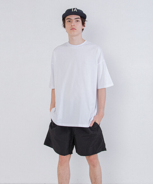 FREAK'S STORE(フリークスストア)の「限定展開 ローソン×FREAK'S STORE リラックスフィット コンフォータブル Tシャツ / ローソンフリーク(Tシャツ/カットソー・メンズ・ホワイト/ブラック/チャコールグレー・0/1)」の17枚目の写真