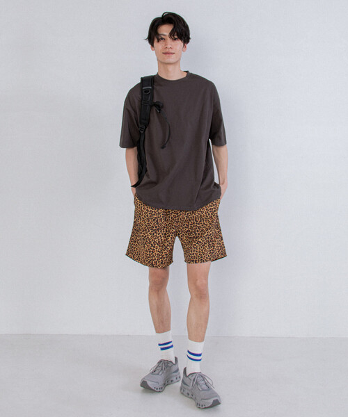 FREAK'S STORE(フリークスストア)の「限定展開 ローソン×FREAK'S STORE リラックスフィット コンフォータブル Tシャツ / ローソンフリーク(Tシャツ/カットソー・メンズ・ホワイト/ブラック/チャコールグレー・0/1)」の19枚目の写真
