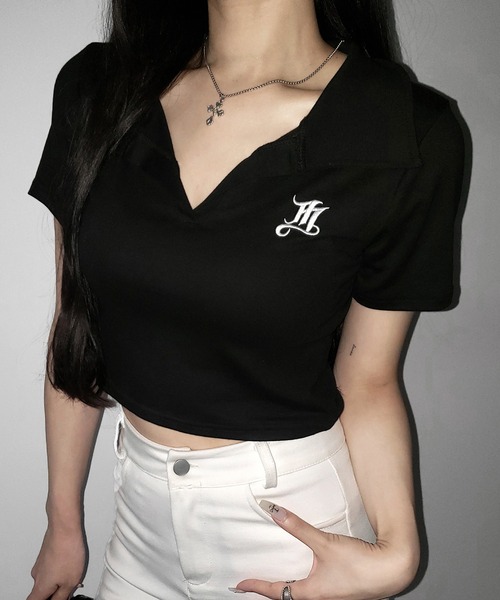 me+em select(ミームセレクト)の「※※【 2color 】M LOGO スキッパーショート半袖Tシャツ / M LOGO skipper neck short sleeve T-shirt(Tシャツ/カットソー・レディース・ブラック/ホワイト・FREE)」の19枚目の写真