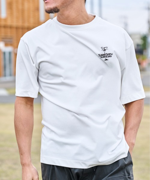 Sunny Smith(サニースミス)の「ヤシの木イラストロゴ両面刺繍Tシャツ(Tシャツ/カットソー・メンズ・ホワイト/スミクロ/アッシュグレー・LARGE/MEDIUM)」の16枚目の写真