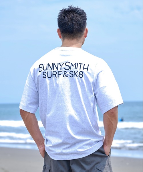 Sunny Smith(サニースミス)の「ヤシの木イラストロゴ両面刺繍Tシャツ(Tシャツ/カットソー・メンズ・ホワイト/スミクロ/アッシュグレー・LARGE/MEDIUM)」の21枚目の写真