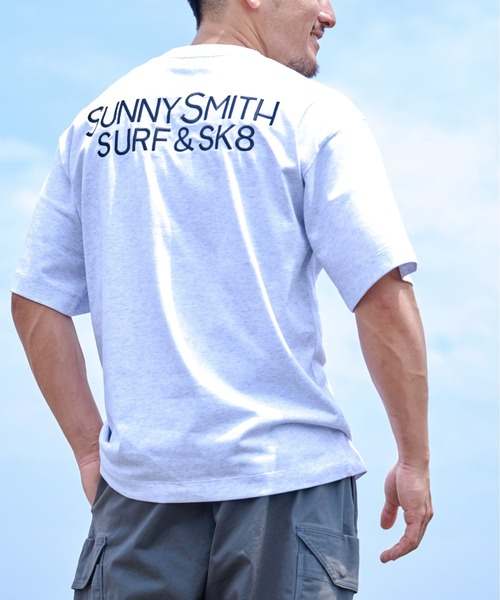 Sunny Smith(サニースミス)の「ヤシの木イラストロゴ両面刺繍Tシャツ(Tシャツ/カットソー・メンズ・ホワイト/スミクロ/アッシュグレー・LARGE/MEDIUM)」の22枚目の写真