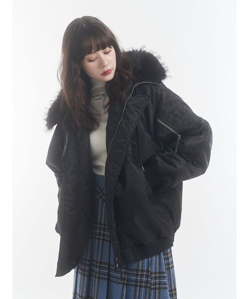 jouetie（ジュエティ）の「ルーズN2Bブルゾン ファーフード付き