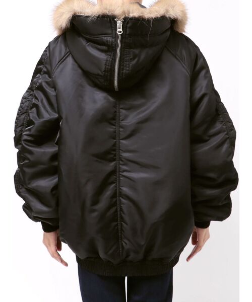 jouetie（ジュエティ）の「ルーズN-2Bブルゾン ファーフード付き（ブルゾン・レディース・ブラック/ネイビー/カーキ/アイボリー/その他2/ピンク・MEDIUM）」の14枚目の写真