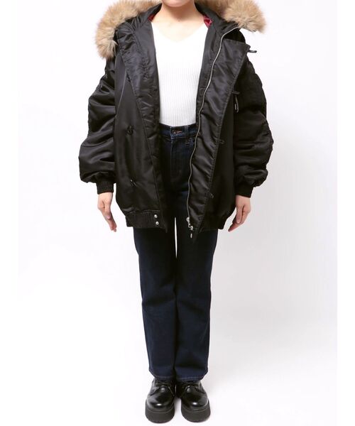 jouetie（ジュエティ）の「ルーズN-2Bブルゾン ファーフード付き（ブルゾン・レディース・ブラック/ネイビー/カーキ/アイボリー/その他2/ピンク・MEDIUM）」の7枚目の写真