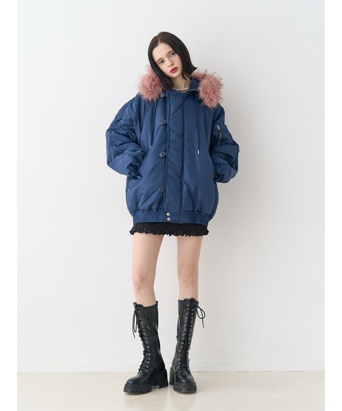 jouetie(ジュエティ)の「ルーズN-2Bブルゾン ファーフード付き(ブルゾン・レディース・ブラック/ネイビー/カーキ/アイボリー/その他2/ピンク・MEDIUM)」の8枚目の写真