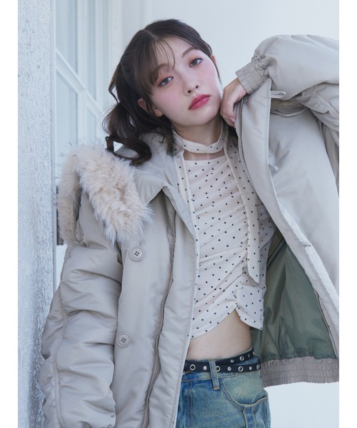 jouetie（ジュエティ）の「ルーズN-2Bブルゾン ファーフード付き