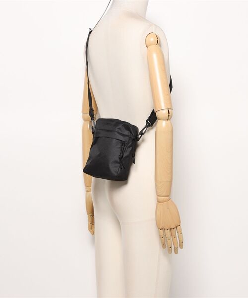 VIBGYOR（ヴィブジョー）の「urbanfemine./シンプルミニショルダーバッグ U7563（ショルダーバッグ・レディース・ホワイト/ベージュ/ブラック・9）」の19枚目の写真