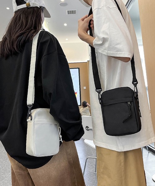 VIBGYOR（ヴィブジョー）の「urbanfemine./シンプルミニショルダーバッグ U7563（ショルダーバッグ・レディース・ホワイト/ベージュ/ブラック・9）」の7枚目の写真