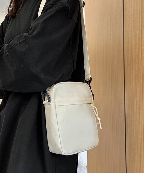 VIBGYOR（ヴィブジョー）の「urbanfemine./シンプルミニショルダーバッグ U7563（ショルダーバッグ・レディース・ホワイト/ベージュ/ブラック・9）」の11枚目の写真