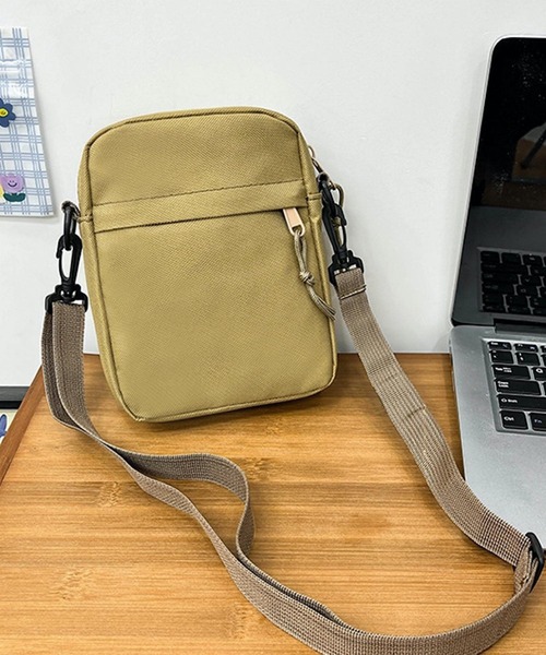 VIBGYOR（ヴィブジョー）の「urbanfemine./シンプルミニショルダーバッグ U7563（ショルダーバッグ・レディース・ホワイト/ベージュ/ブラック・9）」の14枚目の写真