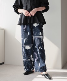 美品✨トゥジュー toujours 花柄パンツ　ネイビー　2 美品✨トゥジュー toujours 花柄パンツ ネイビー 2 2025年最新