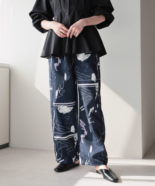 amini(アミニ)の「【2025 AW】アート柄プリントパンツ(その他パンツ・レディース・ネイビー/ブラック/ベージュ・MEDIUM)」の3枚目の写真