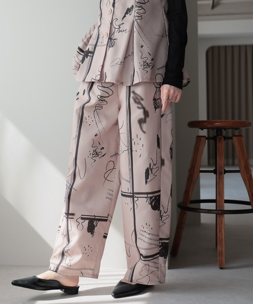 amini(アミニ)の「【2025 AW】アート柄プリントパンツ(その他パンツ・レディース・ネイビー/ブラック/ベージュ・MEDIUM)」の4枚目の写真
