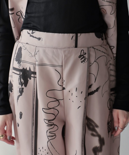 amini(アミニ)の「【2025 AW】アート柄プリントパンツ(その他パンツ・レディース・ネイビー/ブラック/ベージュ・MEDIUM)」の8枚目の写真