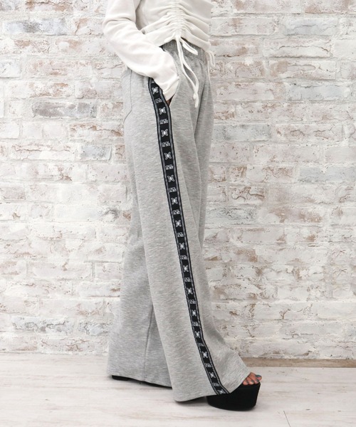 CECIL McBEE(セシルマクビー)の「サイドジャガードロゴ ダンボールニットパンツ(スウェットパンツ・レディース・グレー/ブラック・LARGE/MEDIUM)」の7枚目の写真