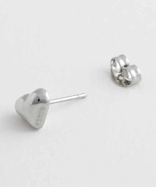 JewCas（ジュアキャス）の「【金属アレルギー対応ノットアレプラス】プチハートピアス[NOP0132]（ピアス（両耳用）・レディース・ゴールド/シルバー・FREE）」の7枚目の写真