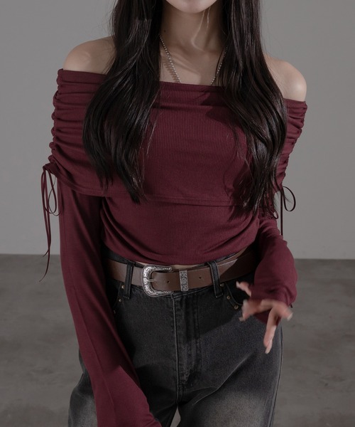 apres jour mignon（アプレジュールミニョン）の「シャーリングオフショルトップス【ZOZOTOWN限定アイテム】（Tシャツ/カットソー・レディース・ボルドー/ブラウン系その他/チャコールグレー・X-LARGE/フリー）」の3枚目の写真