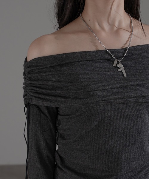 apres jour mignon（アプレジュールミニョン）の「シャーリングオフショルトップス【ZOZOTOWN限定アイテム】（Tシャツ/カットソー・レディース・ボルドー/ブラウン系その他/チャコールグレー・X-LARGE/フリー）」の7枚目の写真