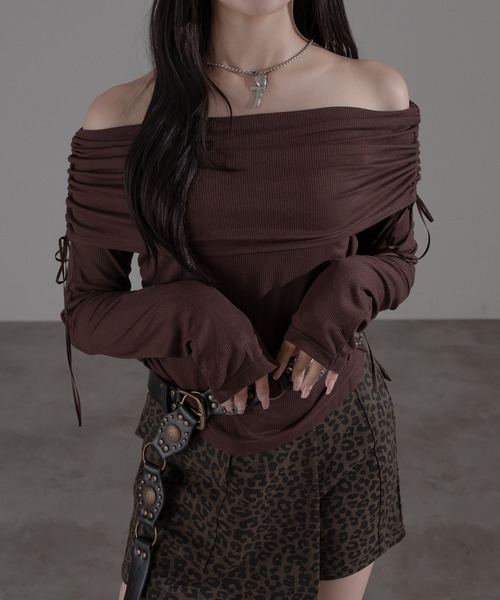 apres jour mignon（アプレジュールミニョン）の「シャーリングオフショルトップス【ZOZOTOWN限定アイテム】（Tシャツ/カットソー・レディース・ボルドー/ブラウン系その他/チャコールグレー・X-LARGE/フリー）」の12枚目の写真