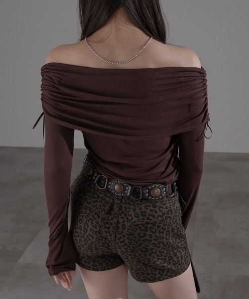 apres jour mignon（アプレジュールミニョン）の「シャーリングオフショルトップス【ZOZOTOWN限定アイテム】（Tシャツ/カットソー・レディース・ボルドー/ブラウン系その他/チャコールグレー・X-LARGE/フリー）」の20枚目の写真