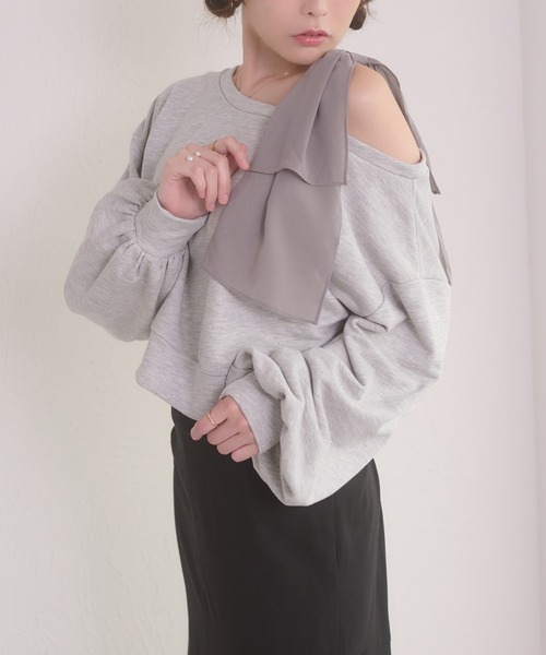 Ambre Neige(アンブルネージュ)の「hotfit tulle one shoulder short sweat / チュールワンショルダーショートスウェット(スウェット・レディース・杢グレー/ライトベージュ/ブラック・FREE)」の5枚目の写真