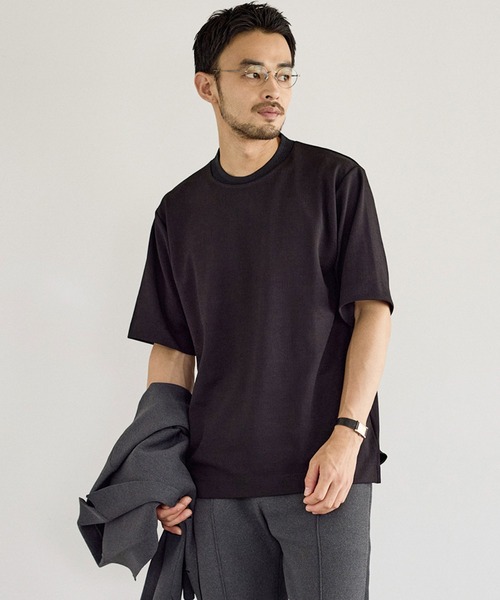 le cercle ADAM ET ROPE'(ルセルクルアダムエロペ)の「ランダムJQバックハイネッククルーネックTシャツ(Tシャツ/カットソー・メンズ・ホワイト/ベージュ系その他/ブラック・LL/M/S/L)」の2枚目の写真