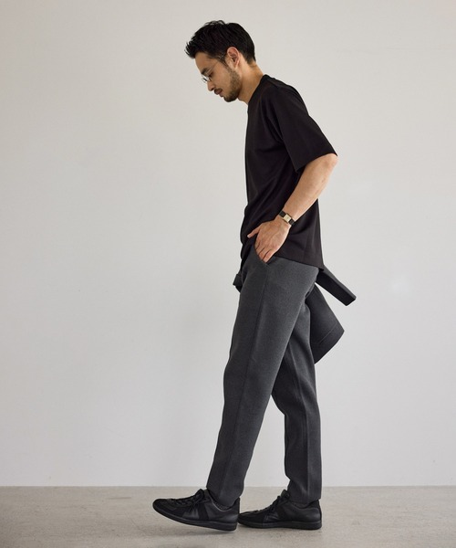 le cercle ADAM ET ROPE'(ルセルクルアダムエロペ)の「ランダムJQバックハイネッククルーネックTシャツ(Tシャツ/カットソー・メンズ・ホワイト/ベージュ系その他/ブラック・LL/M/S/L)」の11枚目の写真
