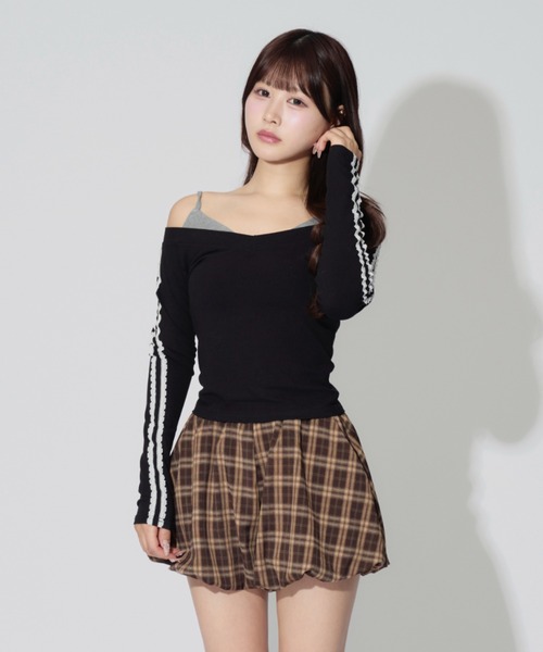 JilLA(ジルア)の「Lace Sleeve Layered Rib Tops / レーススリーブレイヤードリブニットトップス(シャツ/ブラウス・レディース・ブラック/グレー・FREE)」の4枚目の写真