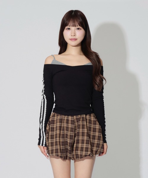 JilLA(ジルア)の「Lace Sleeve Layered Rib Tops / レーススリーブレイヤードリブニットトップス(シャツ/ブラウス・レディース・ブラック/グレー・FREE)」の3枚目の写真