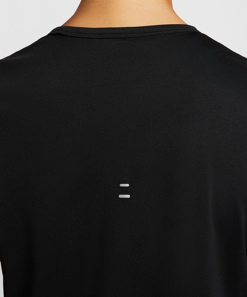 NIKE(ナイキ)の「ナイキ NIKE ナイキ テンポ SWSH HBR DF S/S トップ(Tシャツ/カットソー・レディース・ブラック・S/M/L/XL)」の6枚目の写真