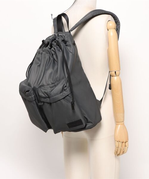 ADAM PATEK(アダムパテック)の「【RES】【ADAMPATEK】double pockets drawstring backpack(バックパック/リュック・レディース・グレー/ブラック・FREE)」の11枚目の写真