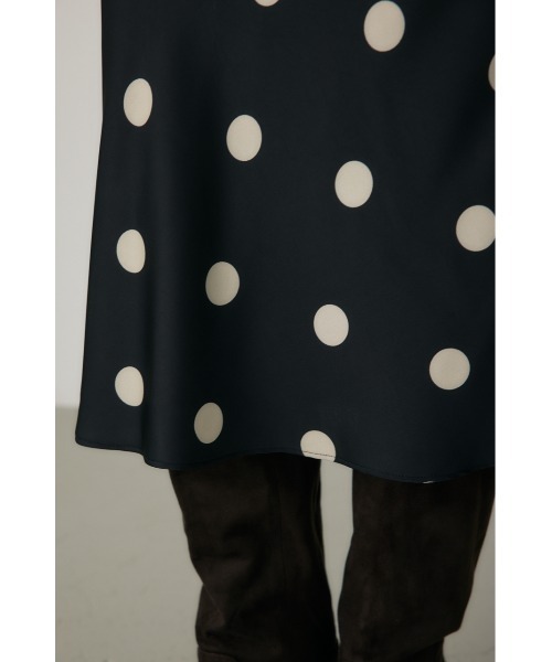 crie conforto(クリーコンフォルト)の「ドットプリントスカート ペチコート付き / ウエストゴム仕様 / 冬服(スカート・レディース・ブラック系その他/ホワイト系その他・MEDIUM/SMALL)」の7枚目の写真