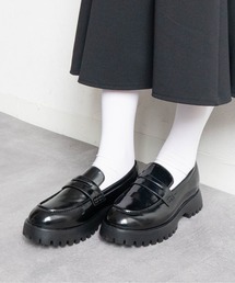 トラックソールローファー