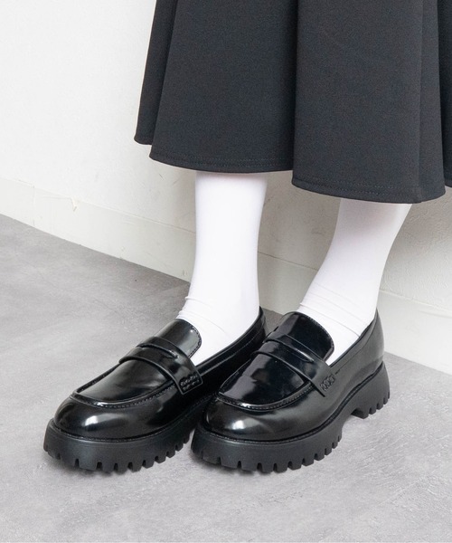 Fabby fabby(ファビィーファビィー)の「トラックソールローファー(ローファー・レディース・ベージュ系その他/ブラック系その他/ブラック・SMALL/MEDIUM/LARGE)」の2枚目の写真