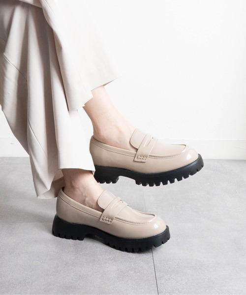 Fabby fabby(ファビィーファビィー)の「トラックソールローファー(ローファー・レディース・ベージュ系その他/ブラック系その他/ブラック・SMALL/MEDIUM/LARGE)」の15枚目の写真