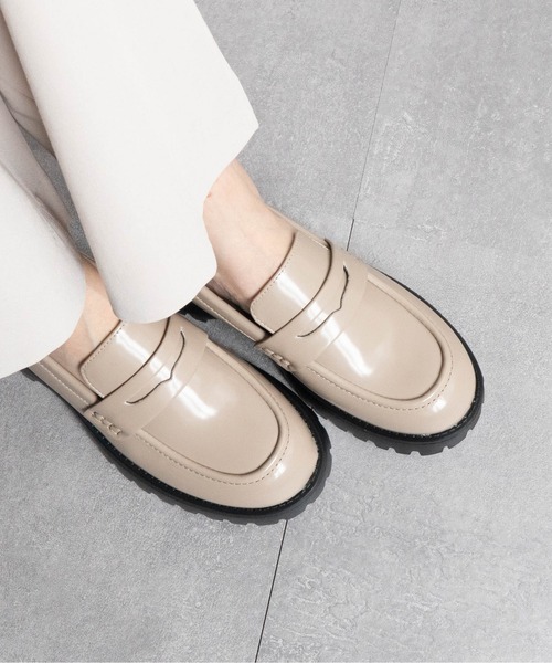 Fabby fabby(ファビィーファビィー)の「トラックソールローファー(ローファー・レディース・ベージュ系その他/ブラック系その他/ブラック・SMALL/MEDIUM/LARGE)」の16枚目の写真