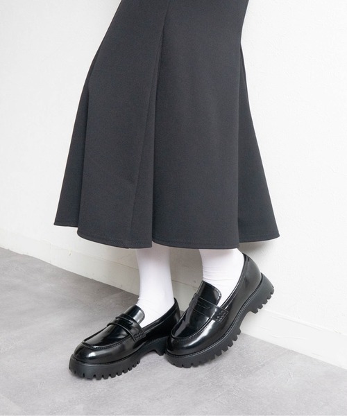 Fabby fabby(ファビィーファビィー)の「トラックソールローファー(ローファー・レディース・ベージュ系その他/ブラック系その他/ブラック・SMALL/MEDIUM/LARGE)」の21枚目の写真