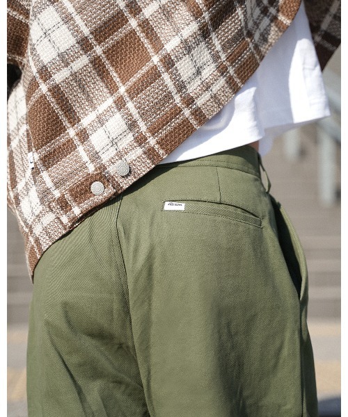 #Re:room（リルーム）の「ヘビーチノツータックワイドパン（チノパンツ・メンズ・ブラック/カーキ/オフホワイト・SMALL/MEDIUM）」の16枚目の写真