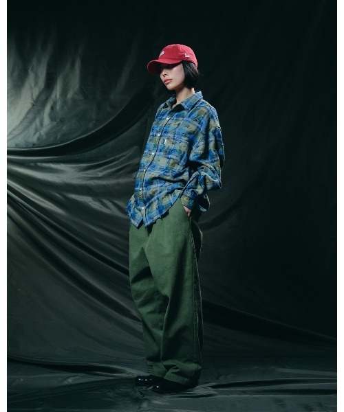 #Re:room（リルーム）の「ヘビーチノツータックワイドパン（チノパンツ・メンズ・ブラック/カーキ/オフホワイト・SMALL/MEDIUM）」の7枚目の写真