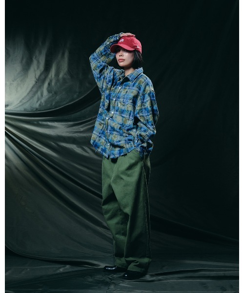 #Re:room（リルーム）の「ヘビーチノツータックワイドパン（チノパンツ・メンズ・ブラック/カーキ/オフホワイト・SMALL/MEDIUM）」の8枚目の写真