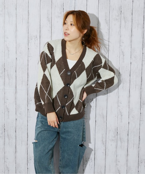 GORGE（ゴージ）の「《大柄アーガイル×ゆるシルエット》レディース ニットカーディガン レトロ 秋冬（カーディガン/ボレロ・レディース・ブルー/ブラウン/アイボリー・F）」の5枚目の写真